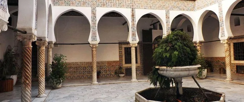Kasbah-Chroniken: Die lebendige Geschichte von Algier