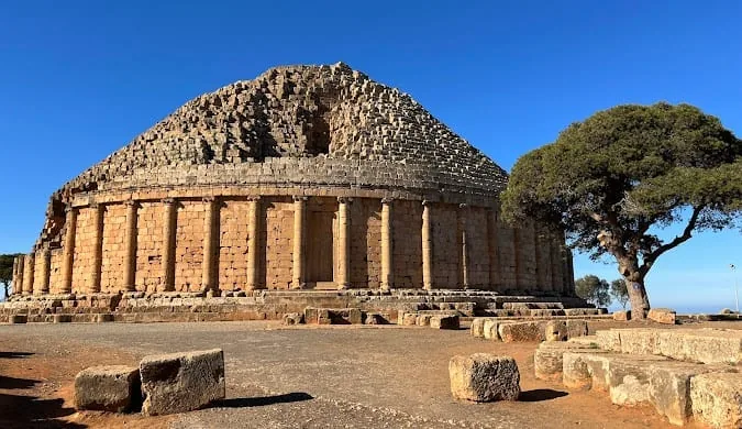 Küstenreise von Algier nach Tipaza - Image 1