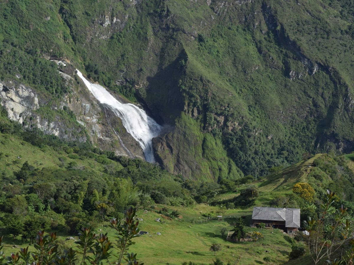 Caminhada nas Montanhas Atlas